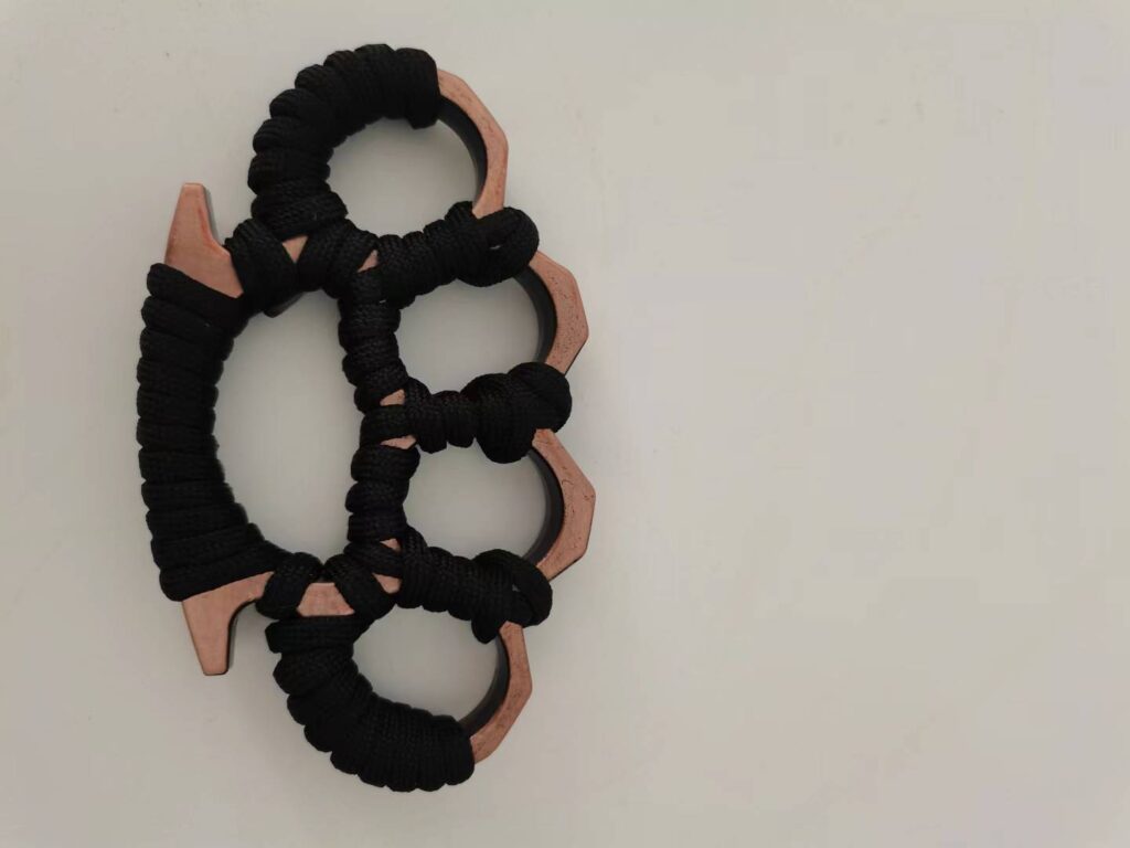 Gold Thick 4 Finger Knuckle Duster Ring Buckle Vehicle Window Breaking Belt Buckles Bronze